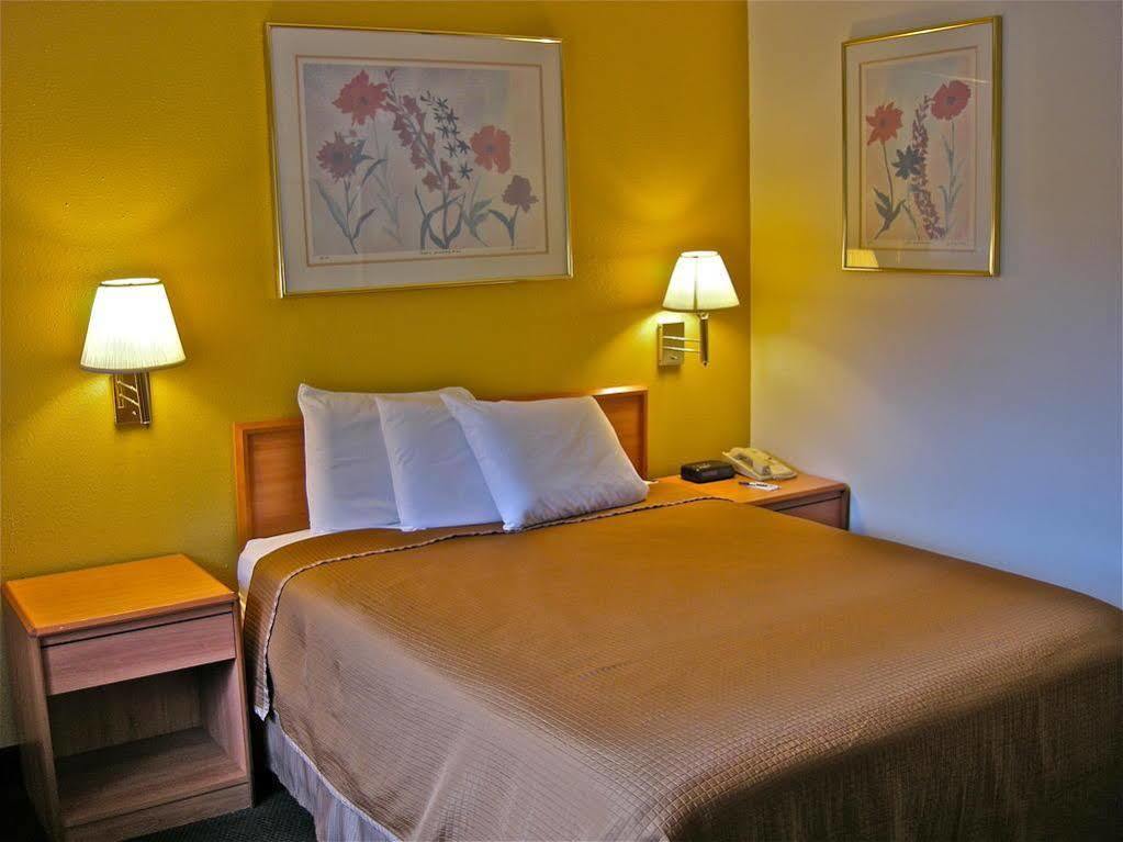 Travelodge By Wyndham Pendleton Or Exterior photo