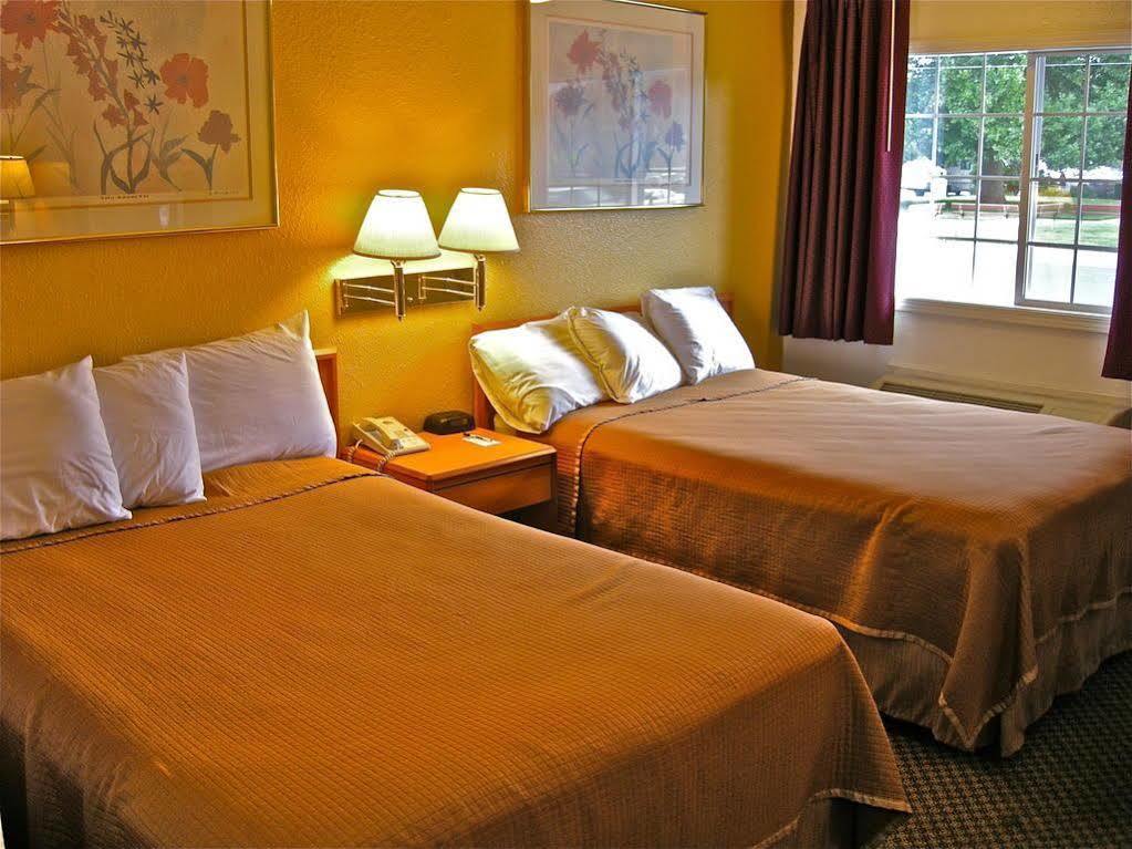 Travelodge By Wyndham Pendleton Or Exterior photo
